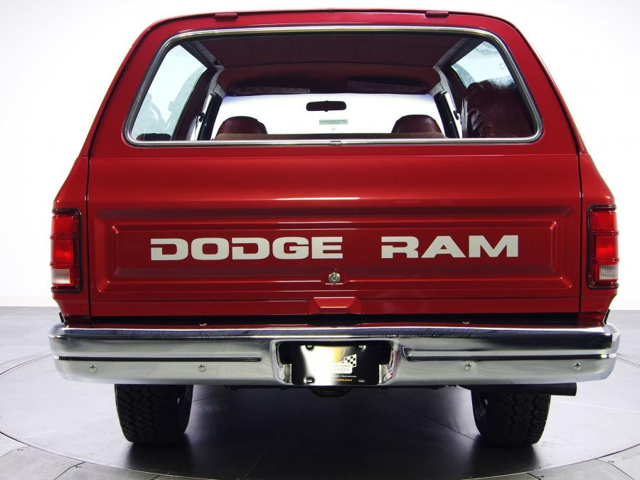  Dodge Ramcharger 1988 года  (фото 7 из 8)